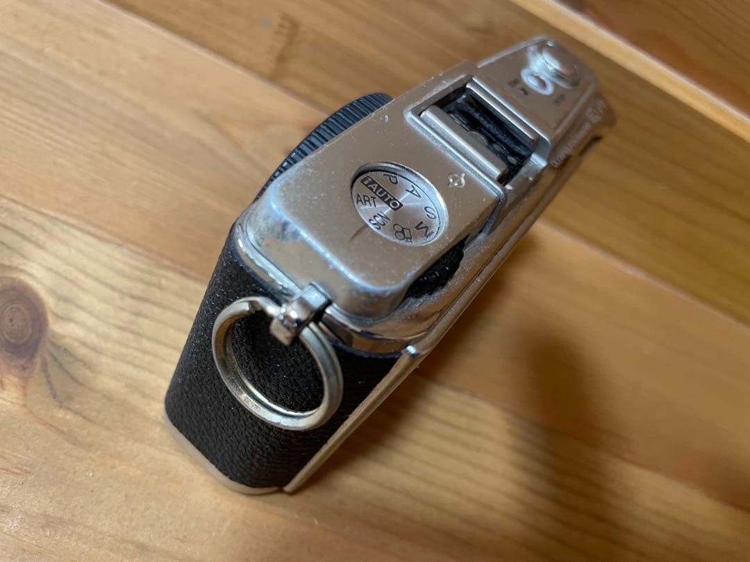 OLYMPUS PEN E-P1 シルバー/ブラック 本体＋電池と充電器