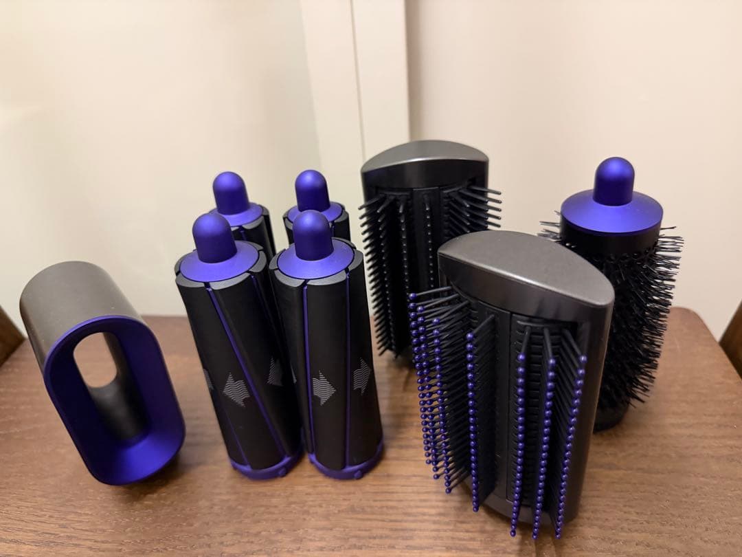 Dyson エアラップマルチスタイラー　直営店限定色　レザーケース付き