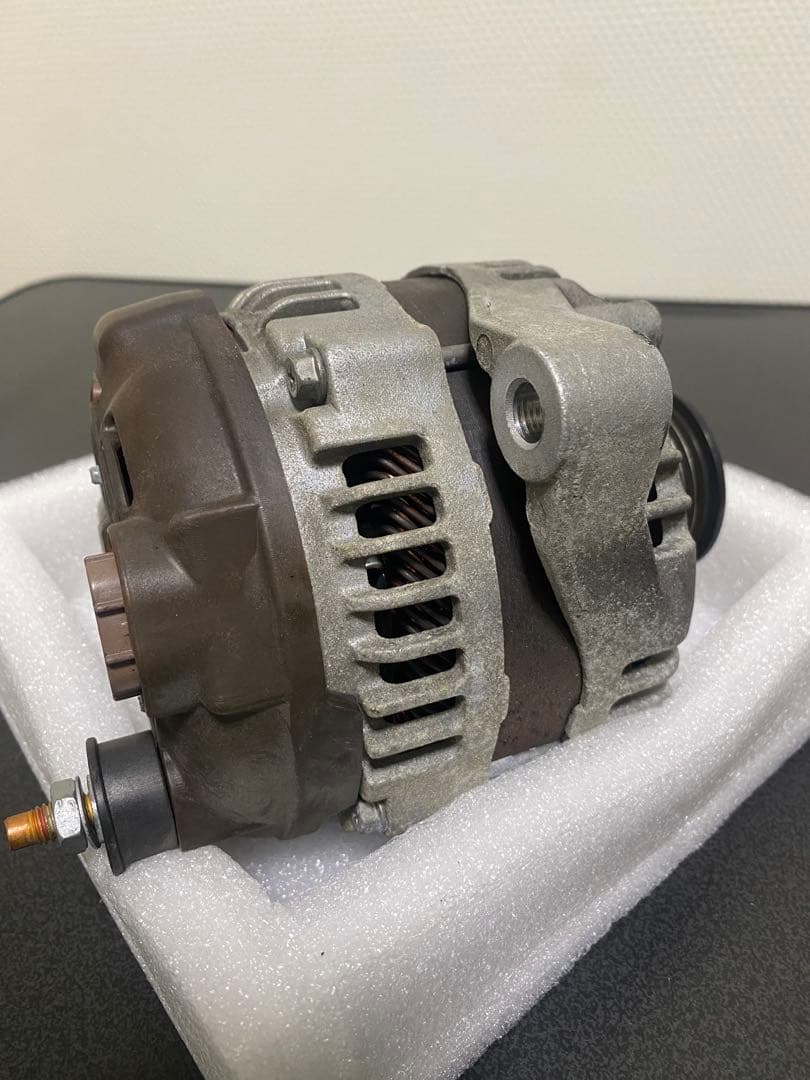 マセラティ グラントゥーリズモ　オルタネーター