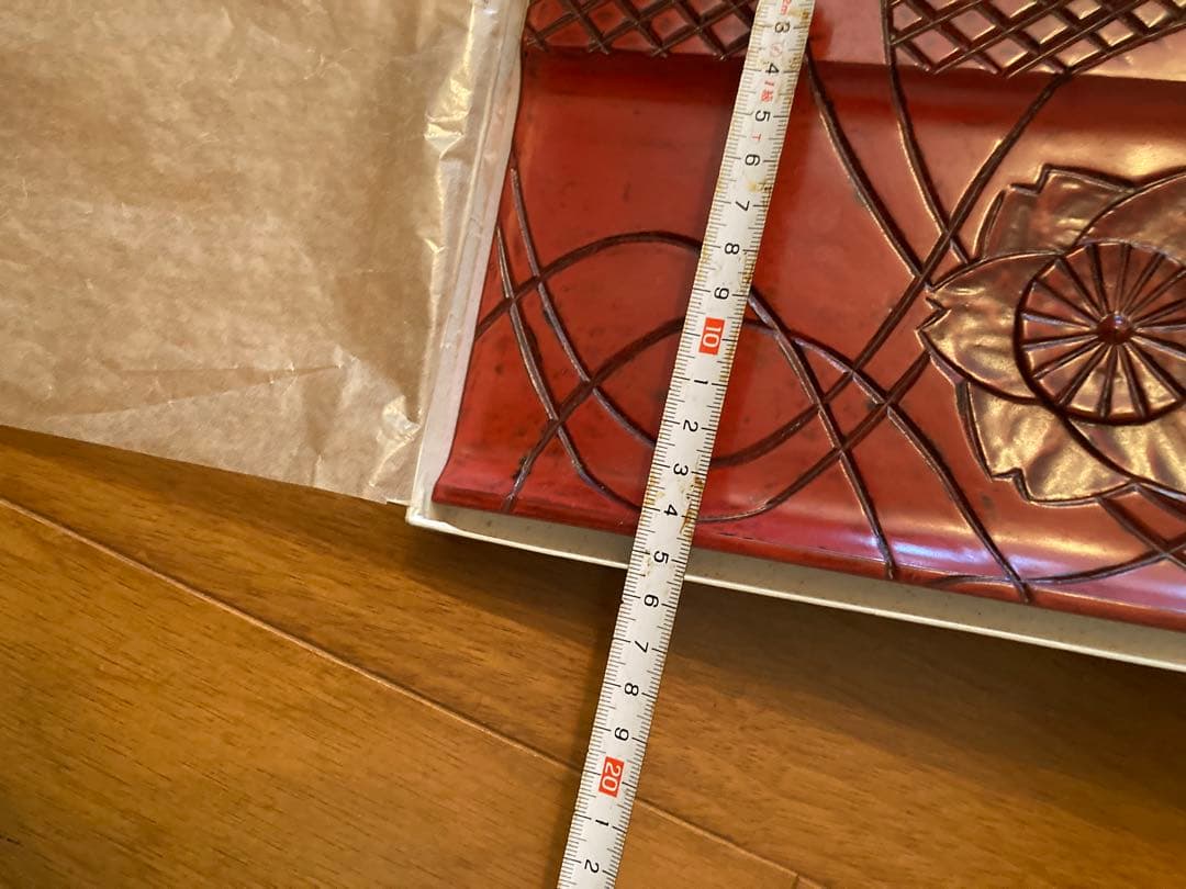 赤い漆器 膳 6枚セット 花彫刻