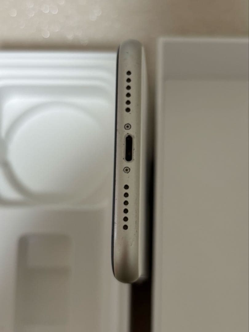 iPhone 11 128GB ホワイト 本体