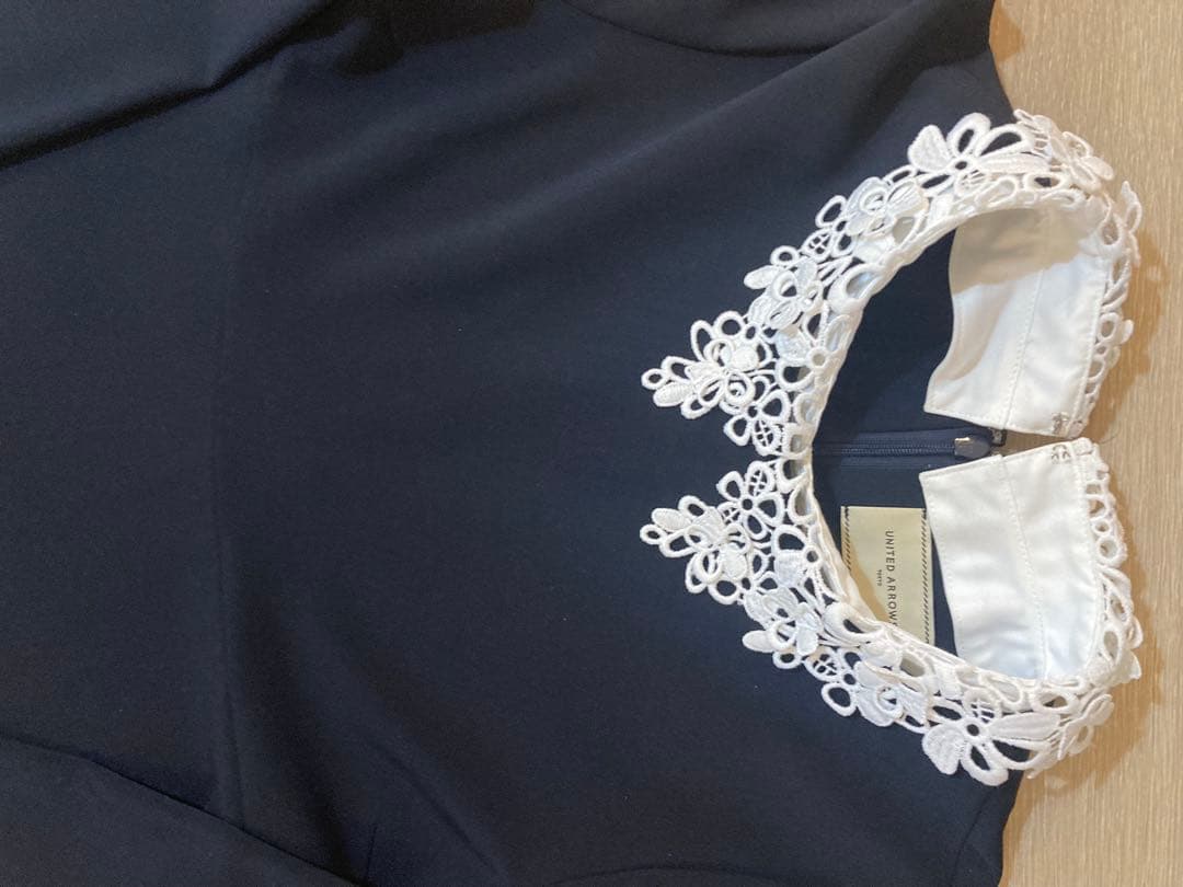 最終価格 united arrowsレース襟付き黒長袖トップス