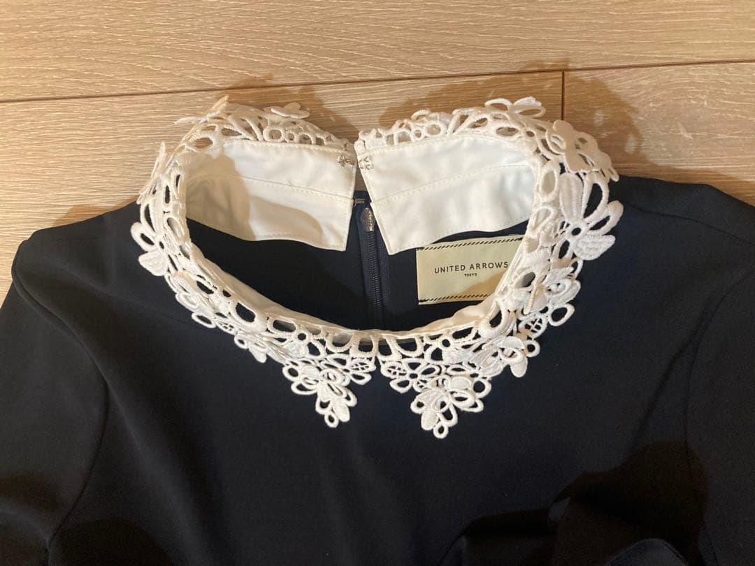 最終価格 united arrowsレース襟付き黒長袖トップス