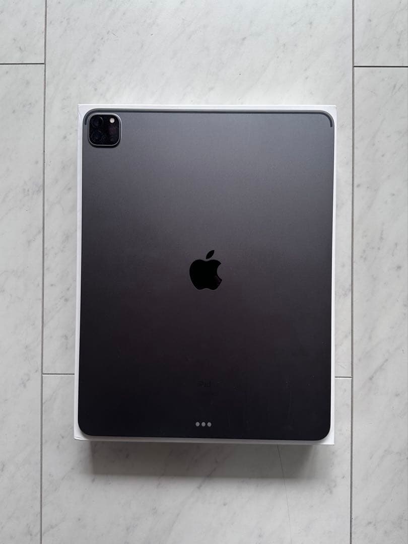 【中古美品】iPad Pro 12.9インチ 第5世代 1TB スペースグレイ