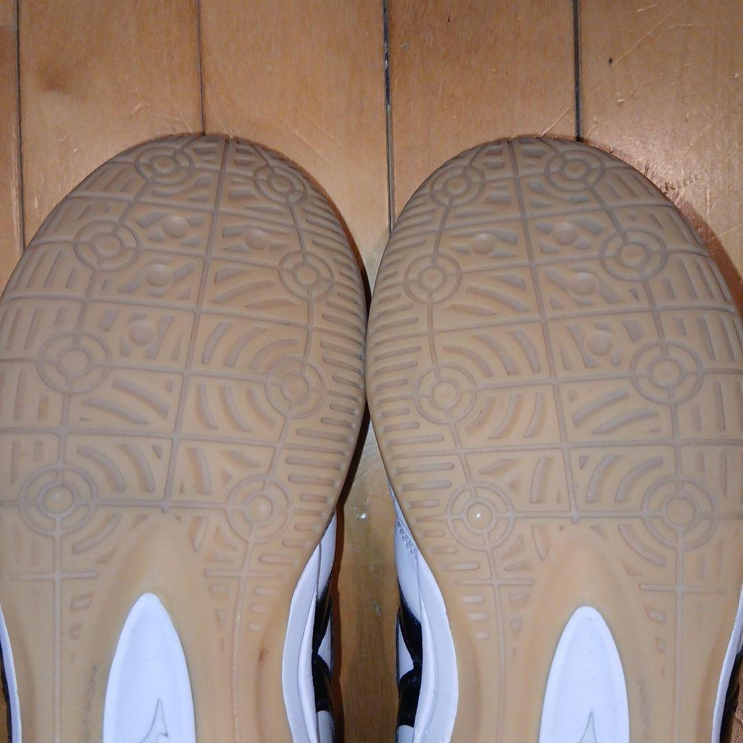 美品　ミズノモレリア MORELIA フットサル23.5cm