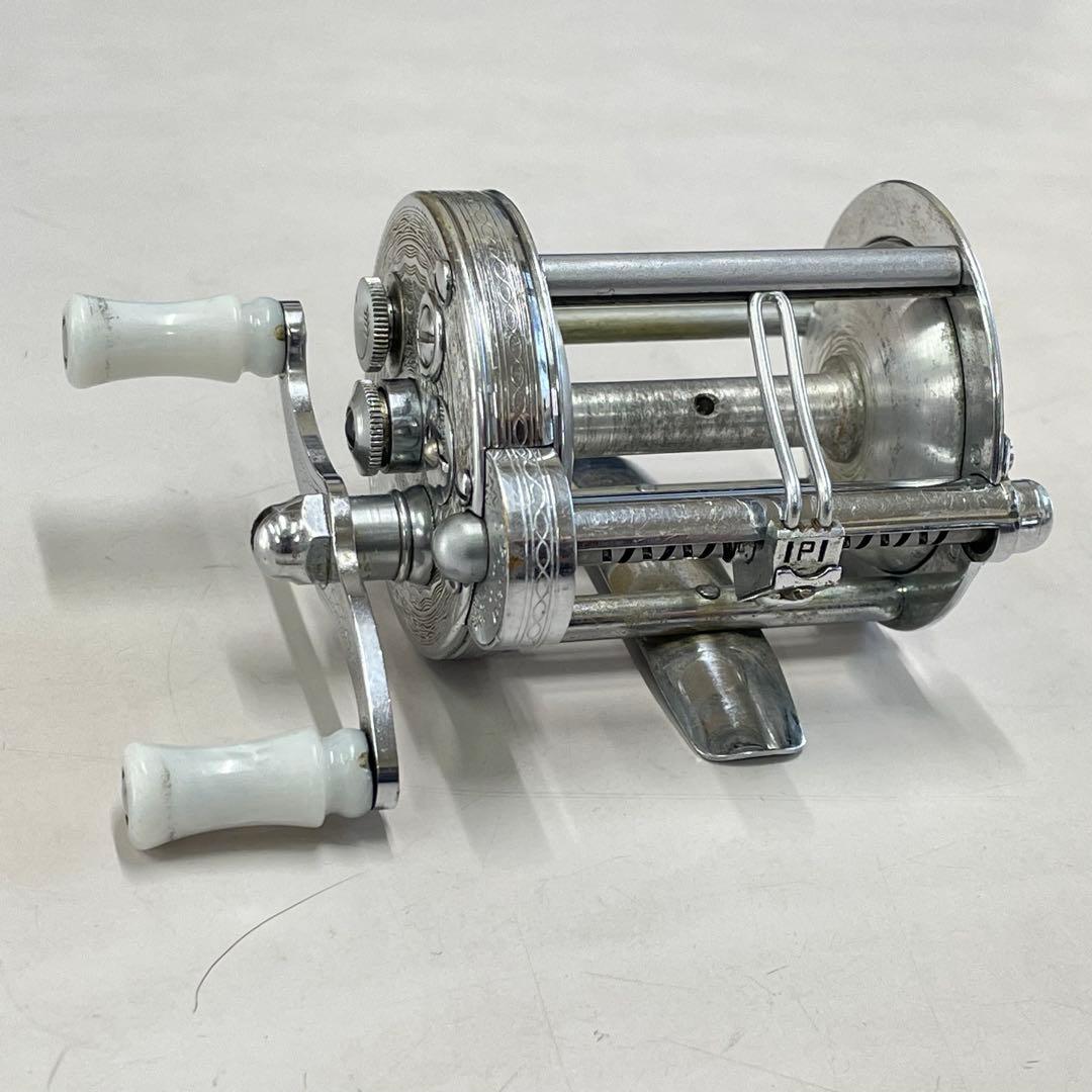 PFLUEGER SUMMIT 1993L 彫刻系ダイレクトリール