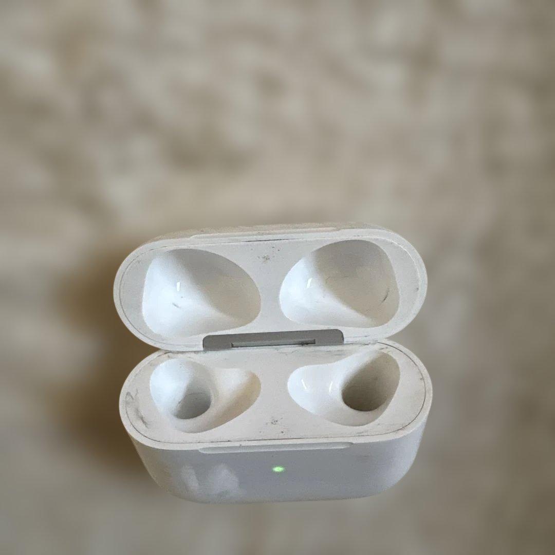 【ダメージあり】AirPods本体 ホワイト 充電ケース付き