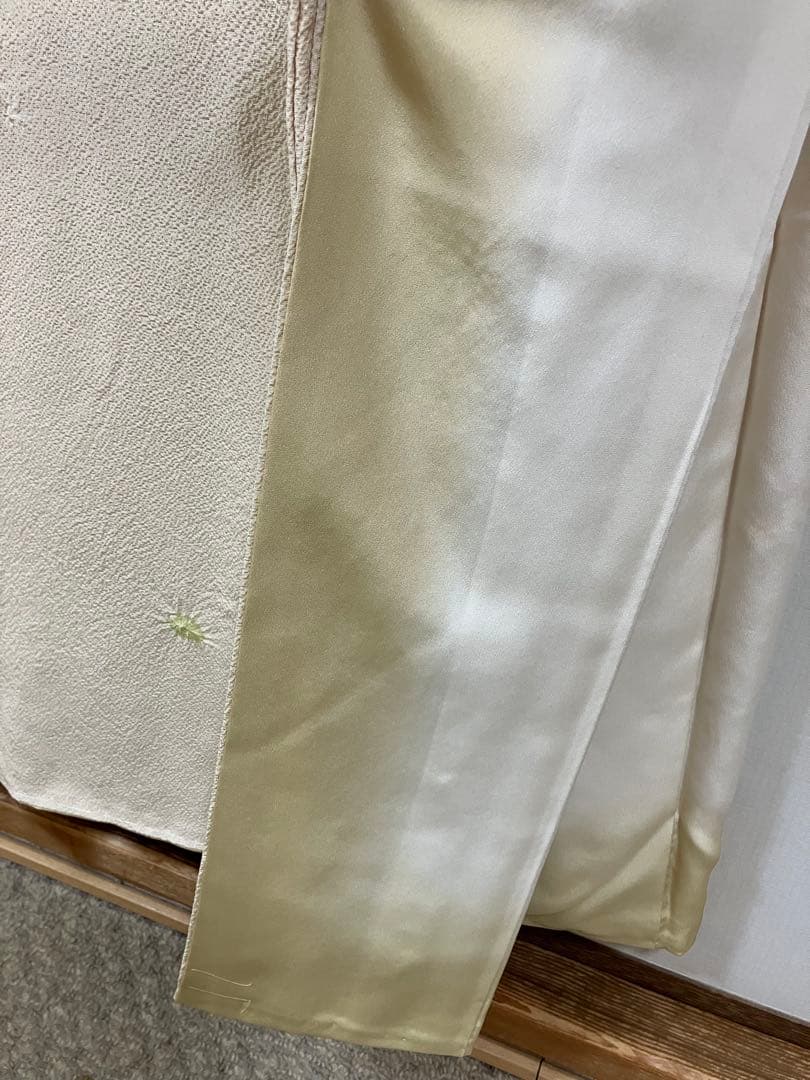 【未使用】裄丈66.5 身丈161 正絹 飛び柄小紋 パールトーン加工