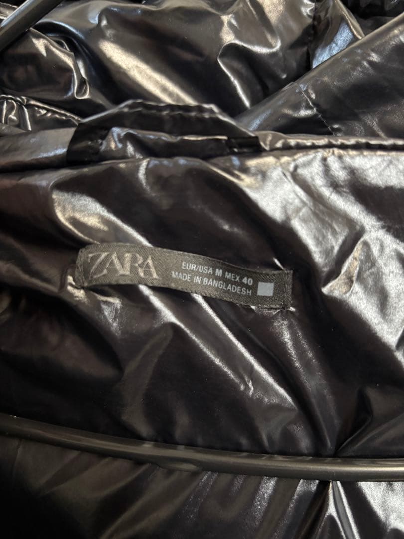 めい　ZARA 光沢ダウン　Mサイズ