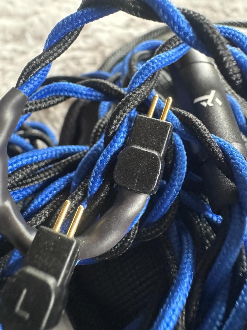 TRUTHEAR NOVA 極美品 使用時間少 ケーブル・イヤピースほぼ未使用