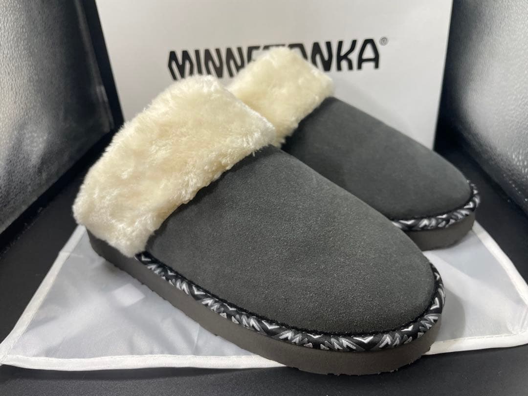 セット売り25cmミネトンカ キャリー ブラック＋セライズ　スリッポン