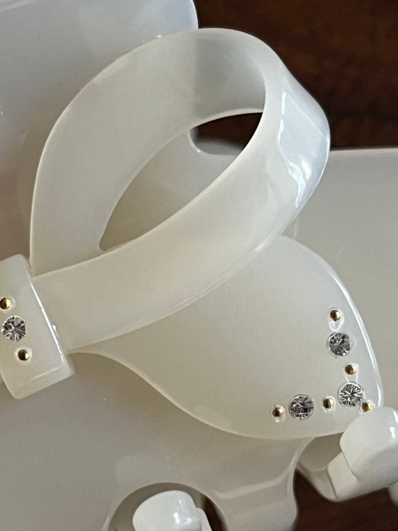 アレクサンドルドゥパリ♡2024未使用リボン付き乳白色ヘアクリップ