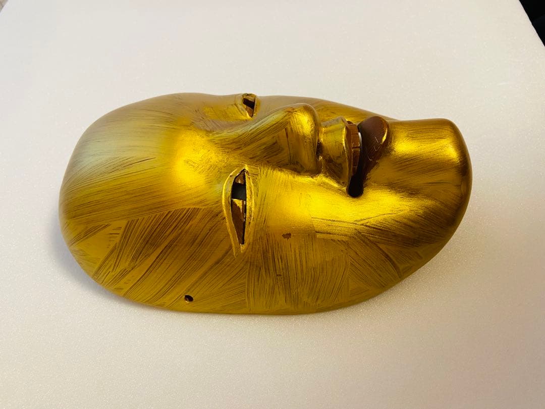 金色の木製能面
