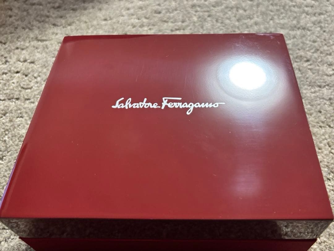 【新品未使用】Ferragamo レディース腕時計