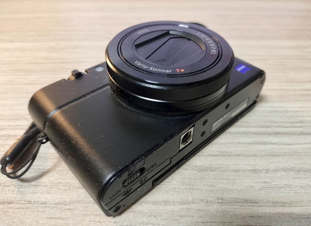 デジタルカメラ SONY Cyber-shot RX100III(DSC-RX100M3)