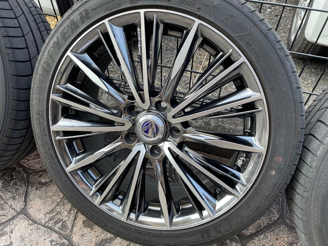 ①レイズ ベルサス ストラテジーア ヴォウジェ ノア ヴォクシー エスクァイア