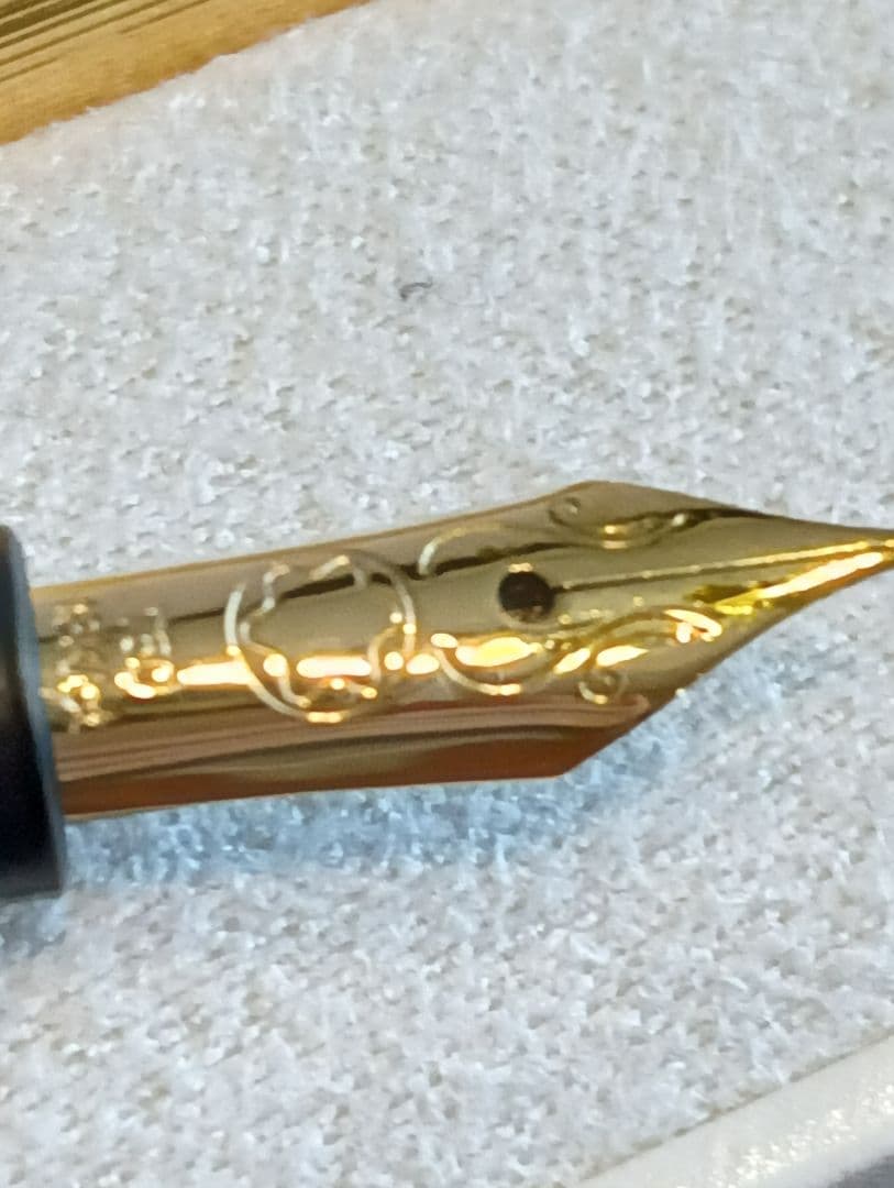 MONT BLANC 万年筆 F ノブレスマーブルゴールド　セール