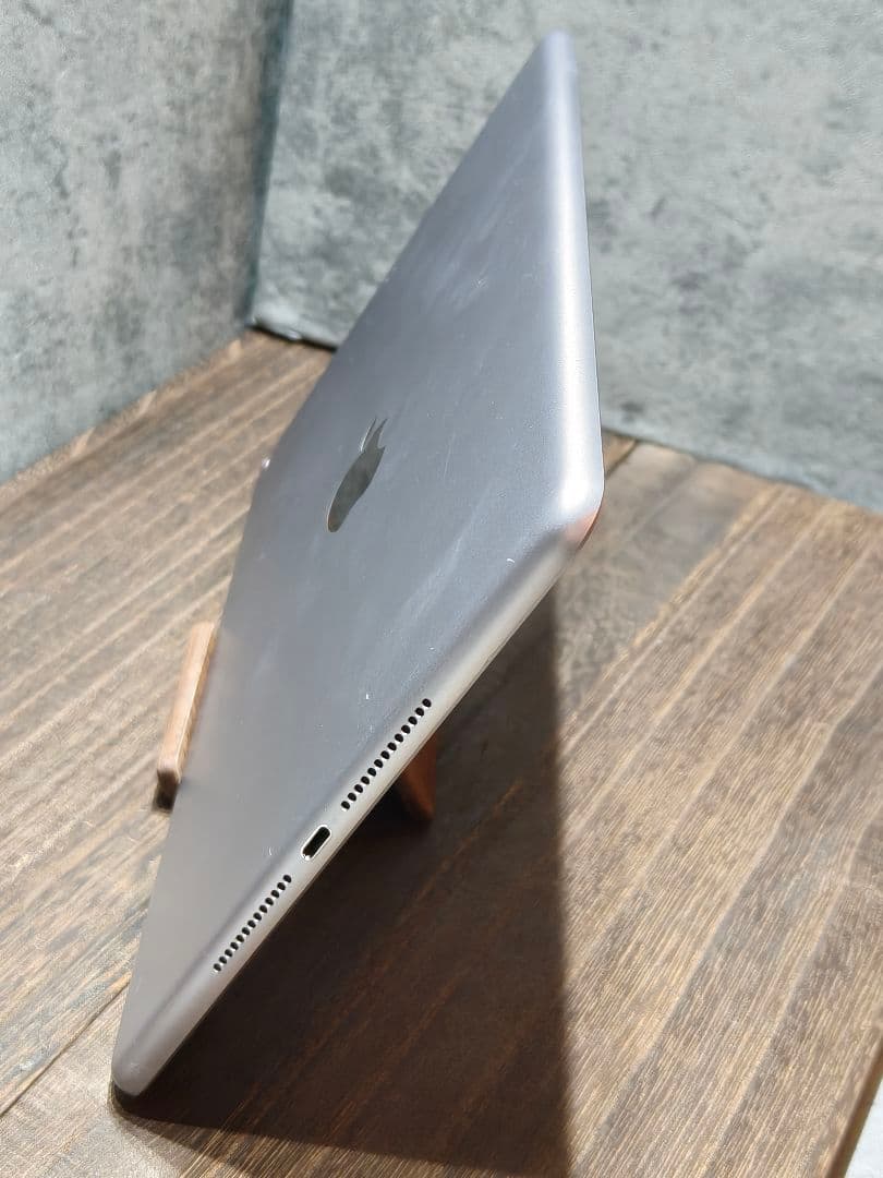 iPad 第6世代 32GB タブレット