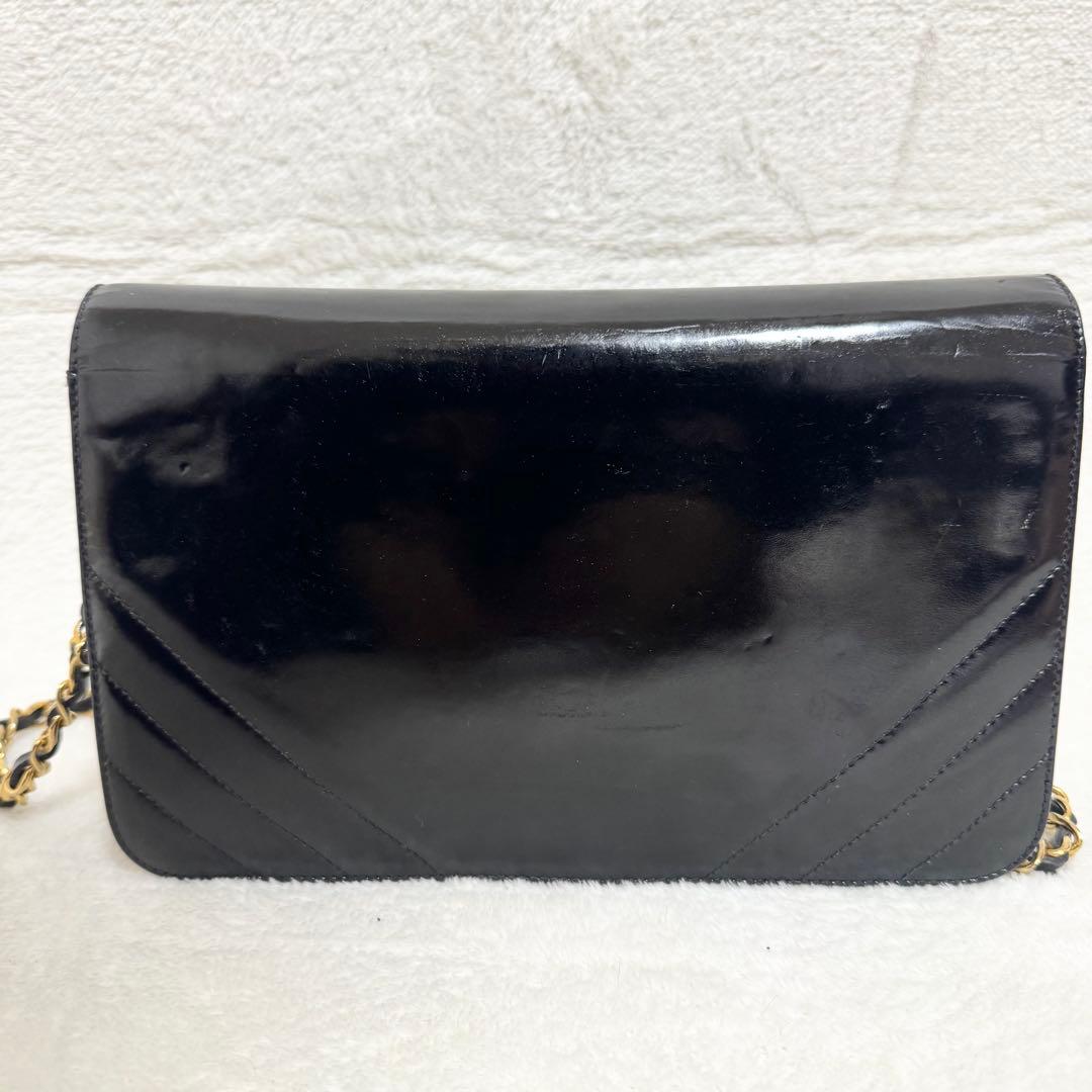 シャネル CHANEL チェーンショルダーバッグ エナメル パテントレザー 黒