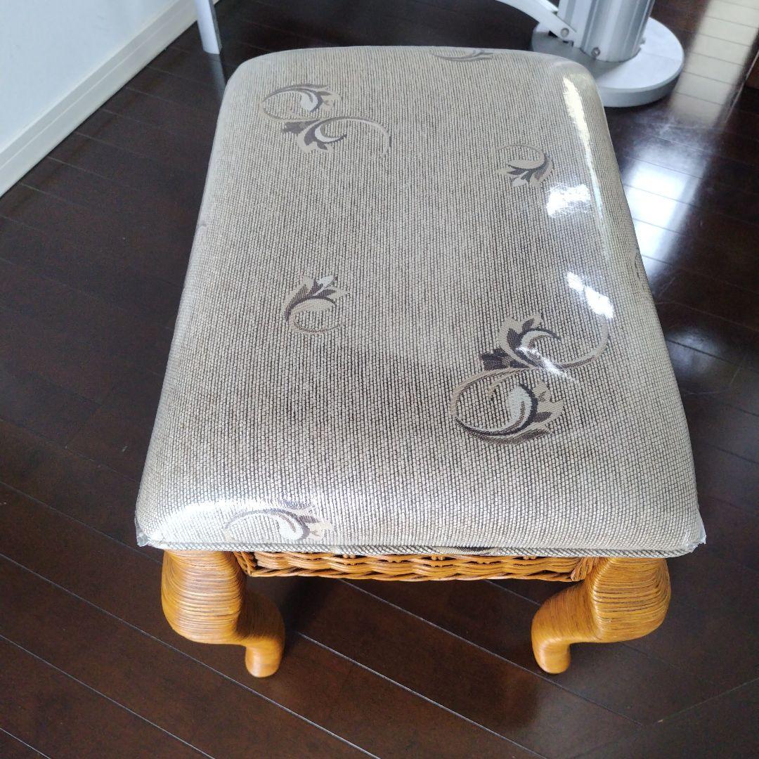 美品です!ラタン 籐 アンティーク 猫脚 ジャガード スツール オットマン 1脚