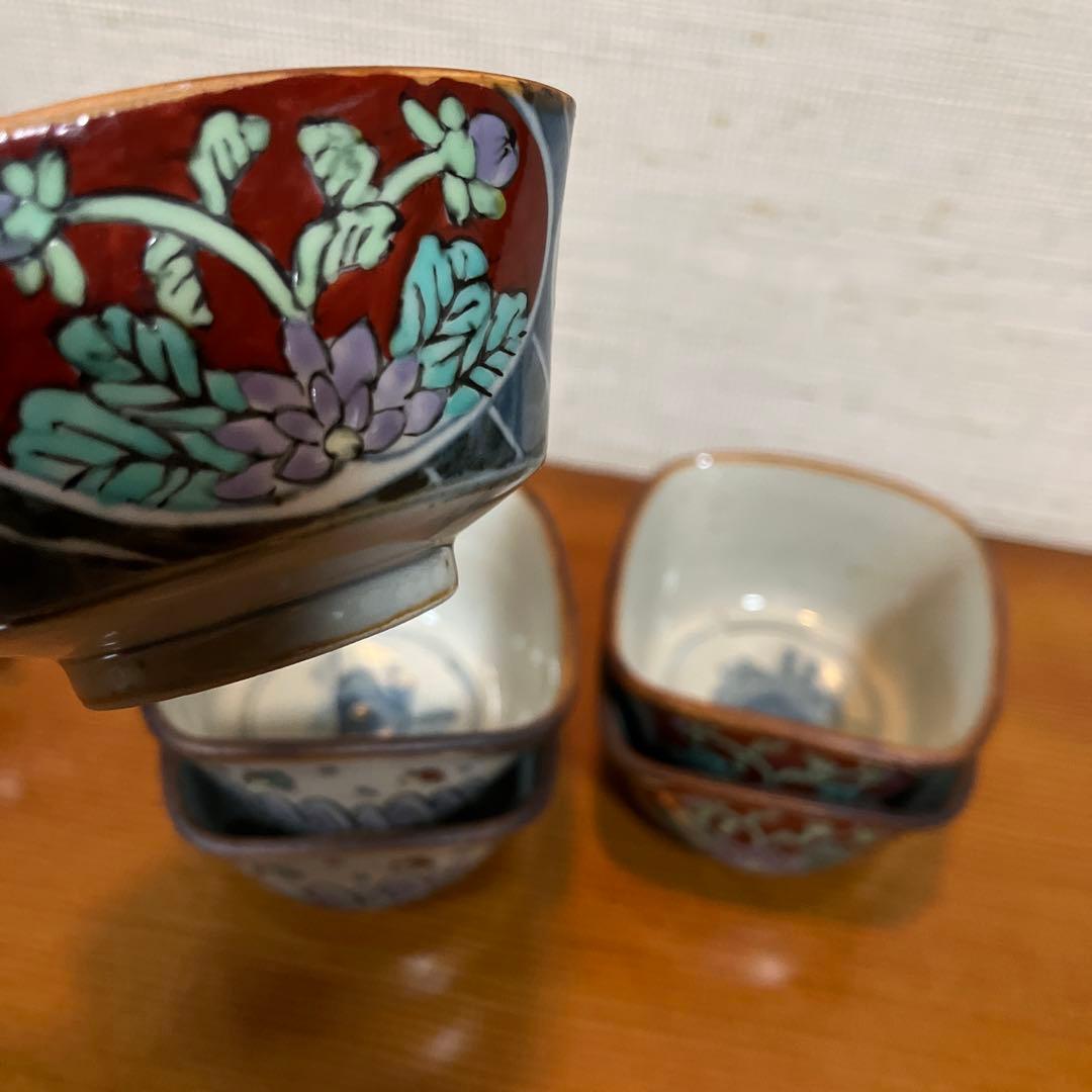 有田焼　五代走波 染錦 菊花波千鳥文 角小鉢