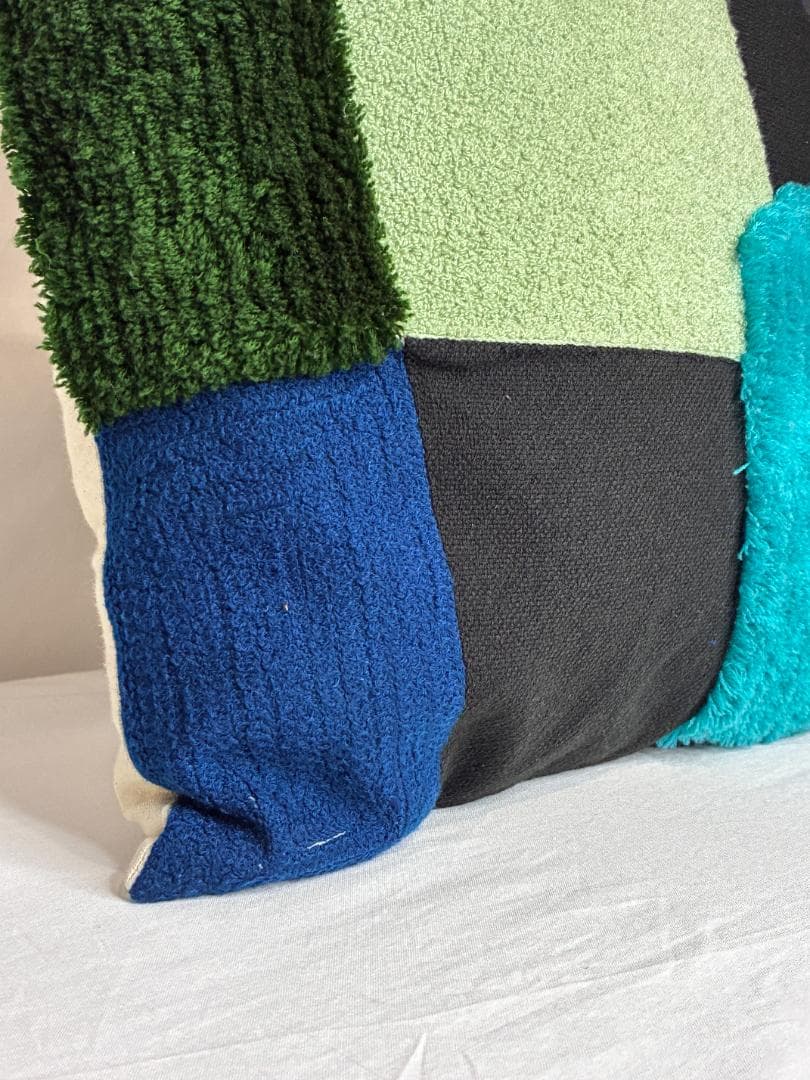 ▲廃番▼　KARE　45x45cm　クッション　レクタングル