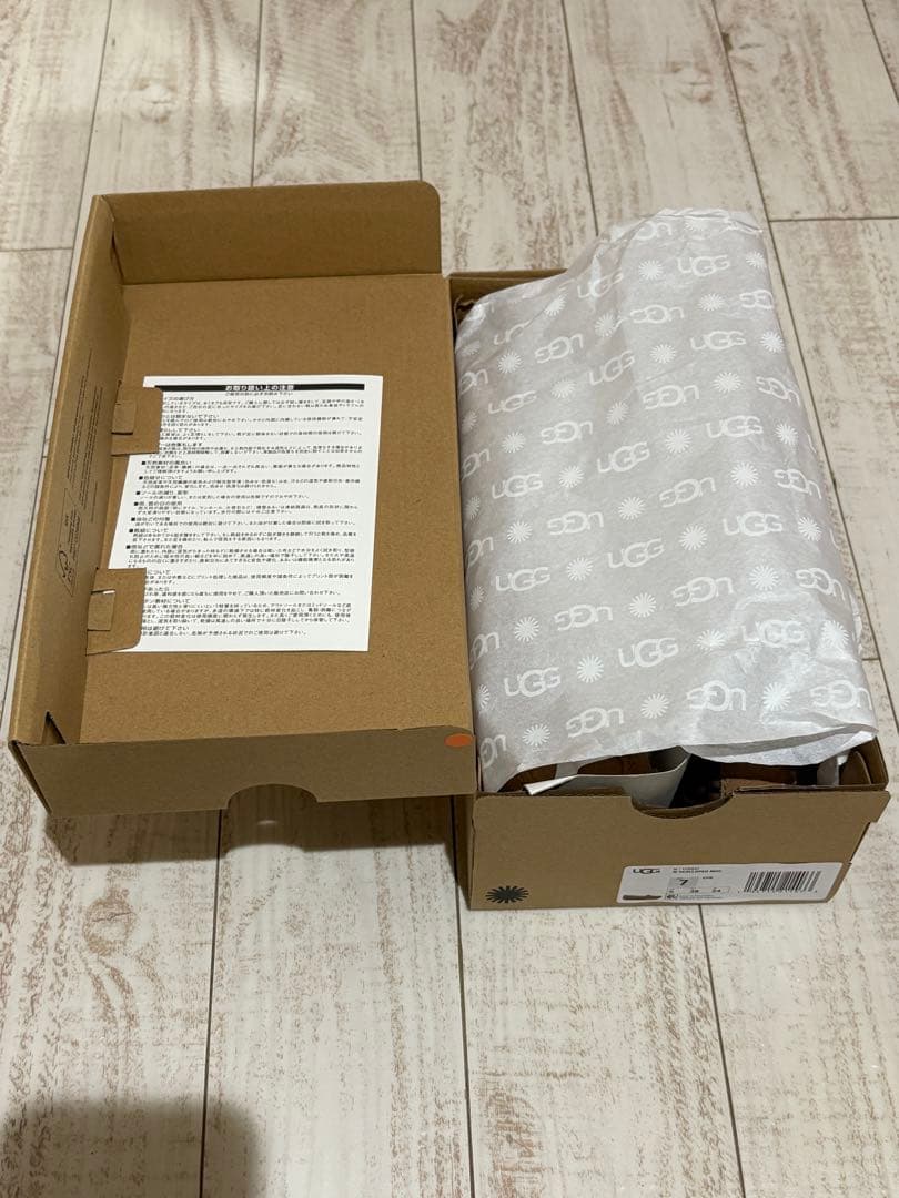 【新品未使用】UGG Scalloped Moc スカラップドモック モカシン