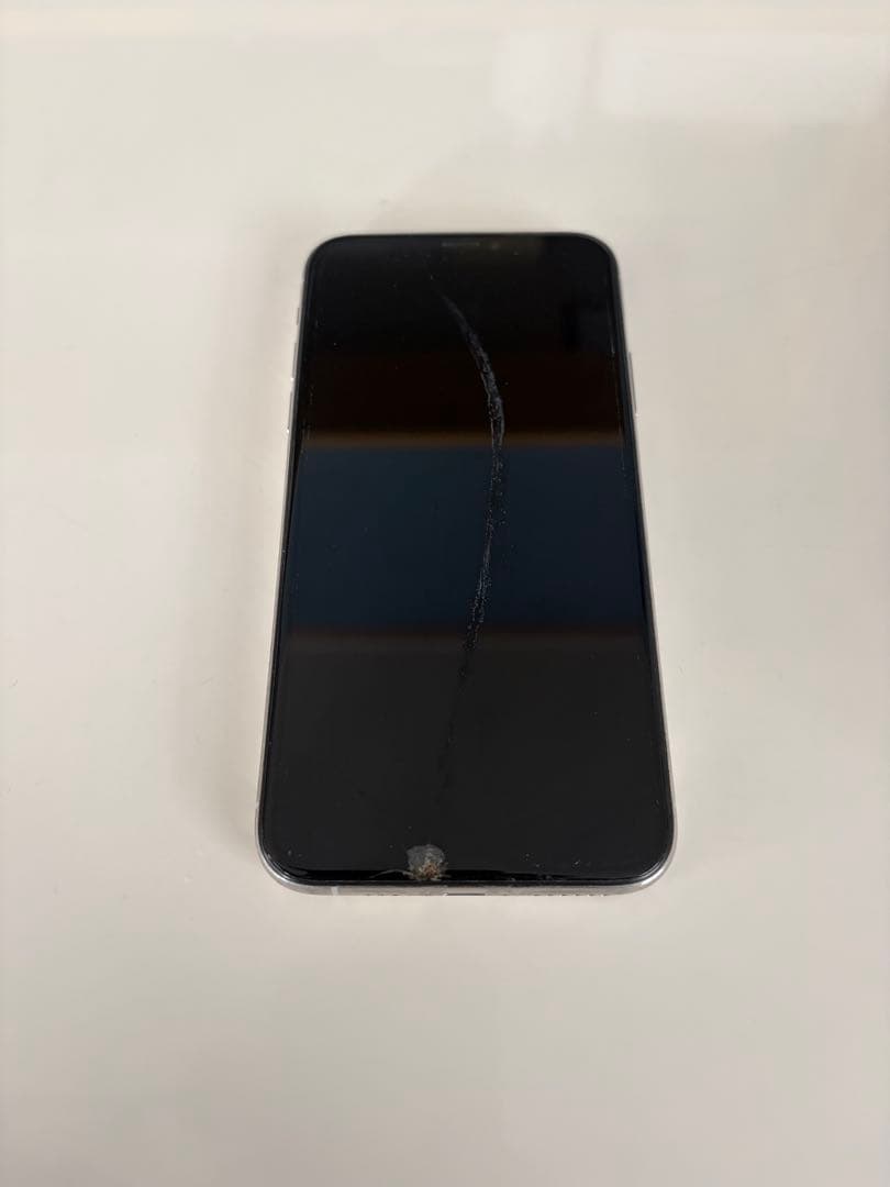 iPhonexs 256 ホワイト　液晶に傷あり