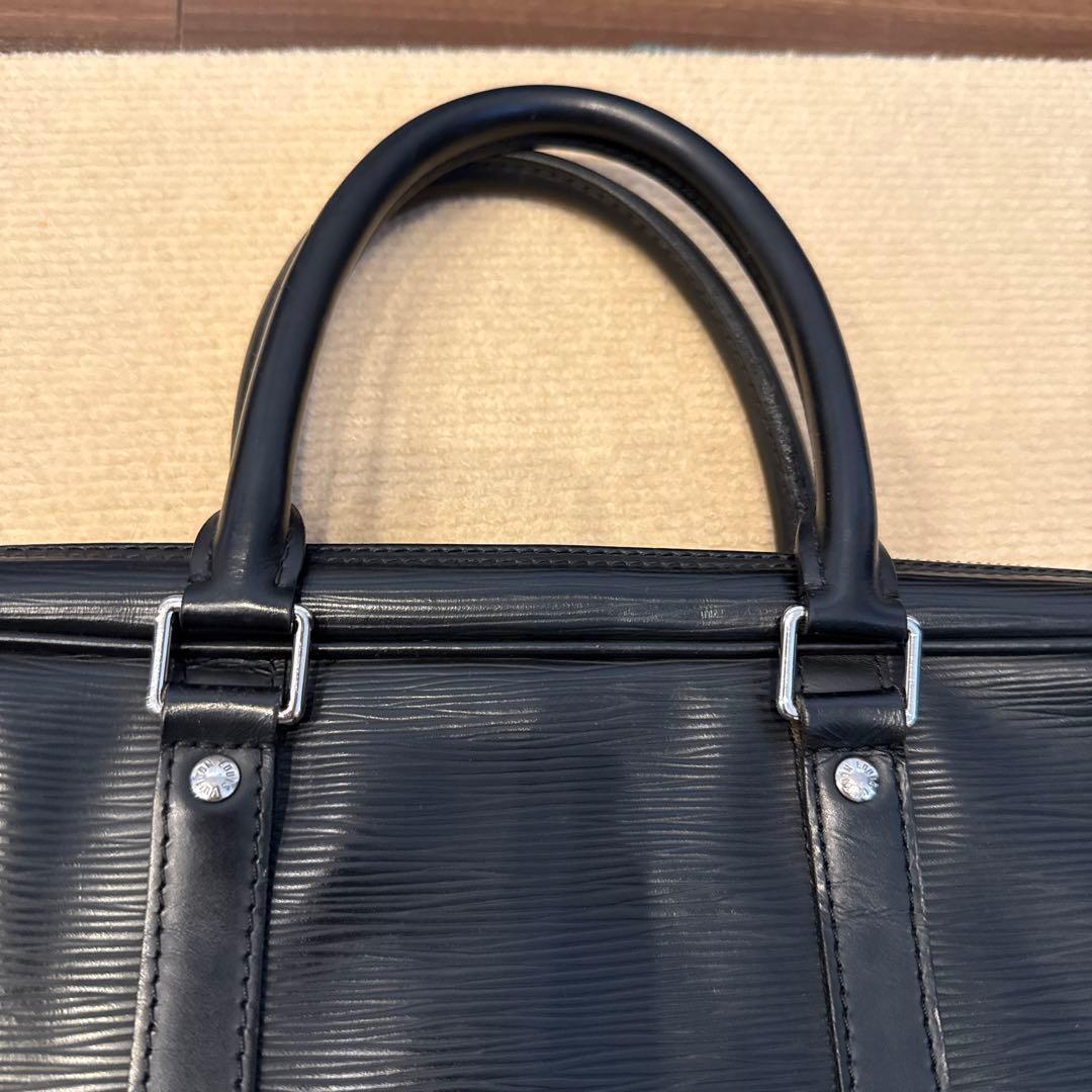 ルイヴィトン⭐️美品エピ黒 レザー ビジネスバッグ