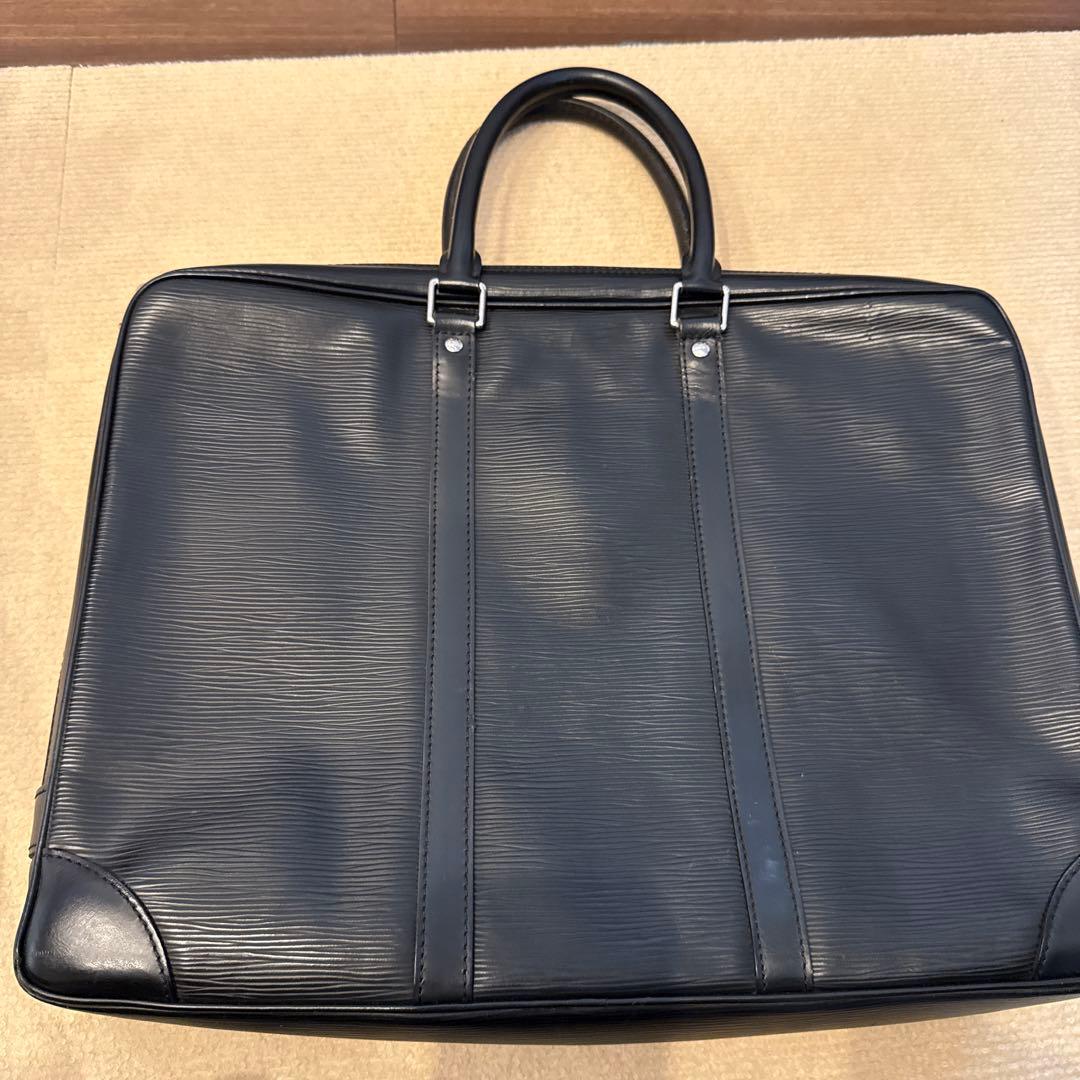 ルイヴィトン⭐️美品エピ黒 レザー ビジネスバッグ