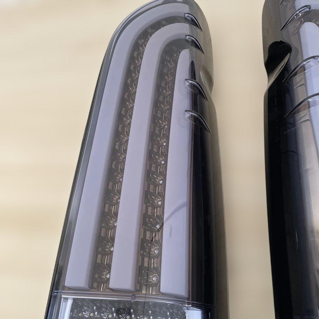 中古品トヨタ・ハイエース200系 LED TAIL LAMP 左右セット
