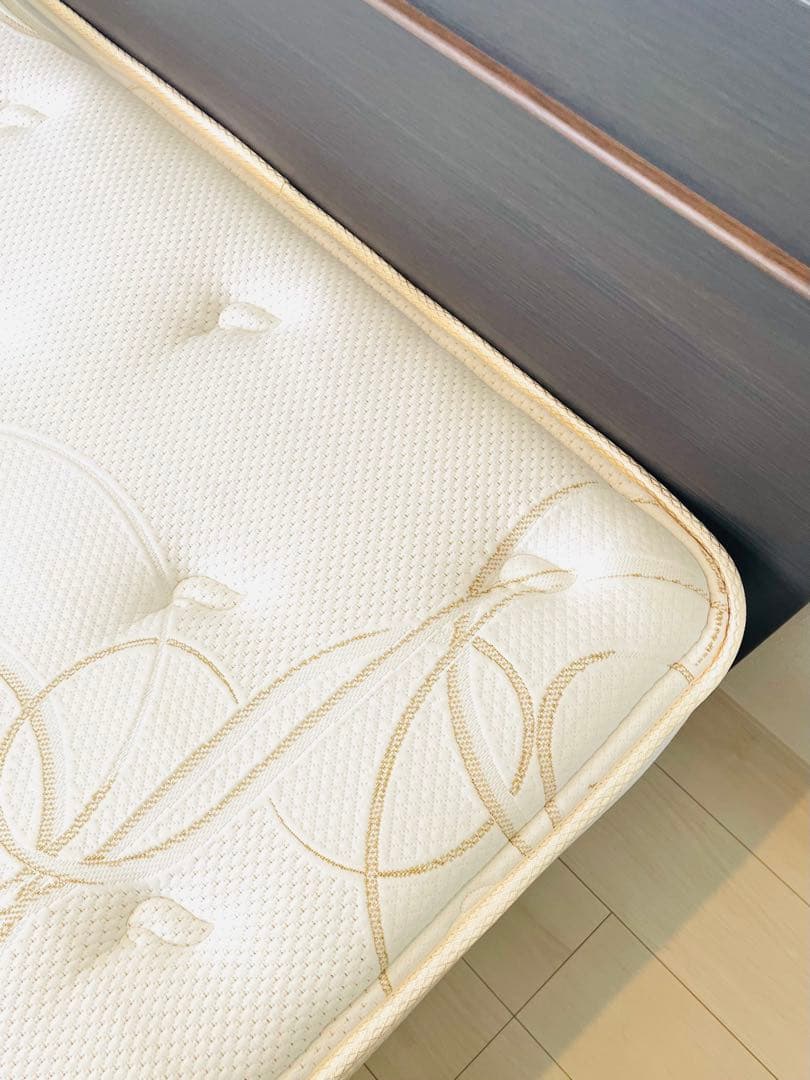 シモンズ ゴールデンバリュー セミダブルマットレス 2025年12月購入