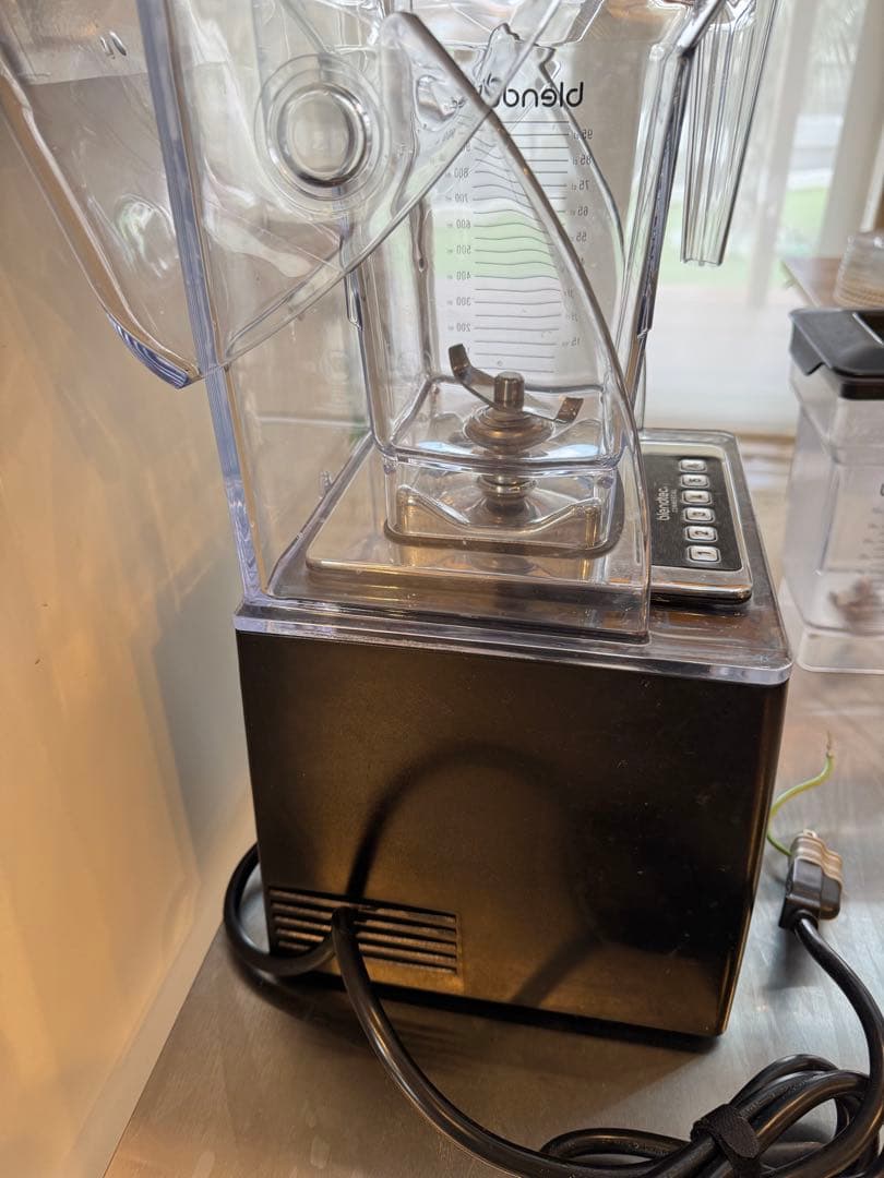 Blendtec 825 業務用ブレンダー 定価26万円 飲食店
