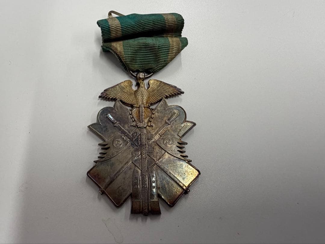 大日本帝国 旧日本軍記章 明治期 功七級金鵄勲章