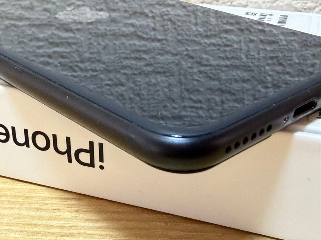 iPhone SE 第3世代 ミッドナイト 64GB バッテリー劣化