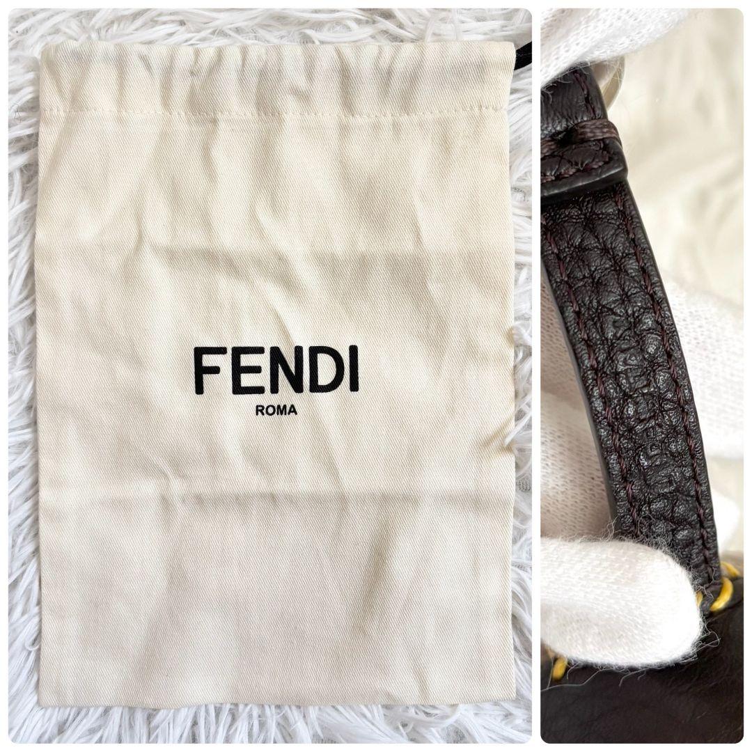 【極美品・袋付】FENDI　野球ボール　チャーム　バックチャーム