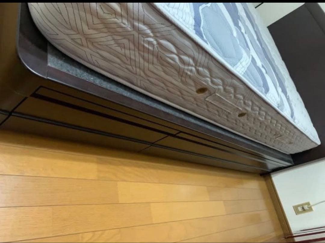 Simmons セミダブルベッド 収納付き・マットレス美品【直接引き取り可】