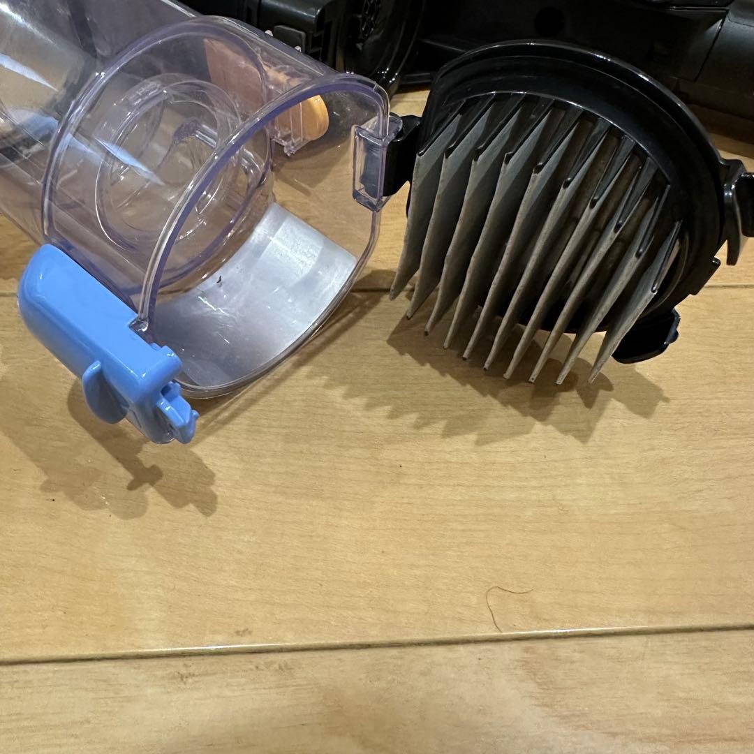 日立　充電式掃除機　付属品付き　PV-BKL11G