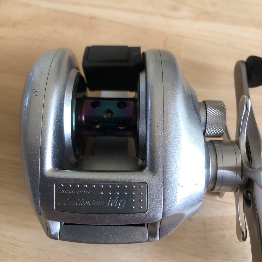 スコーピオン メタニウムmg 左ハンドル