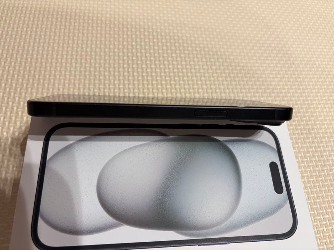 美品　Apple iPhone 15 256GB ブラック 本体 箱付き