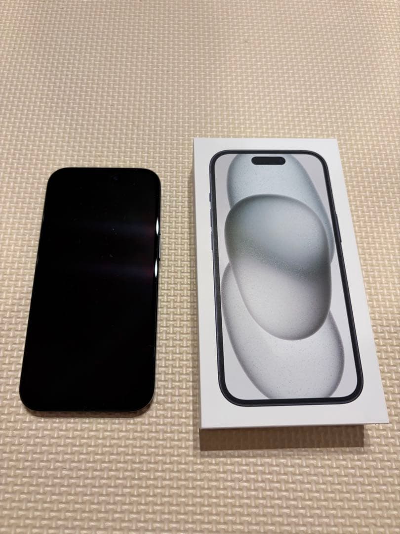 美品　Apple iPhone 15 256GB ブラック 本体 箱付き