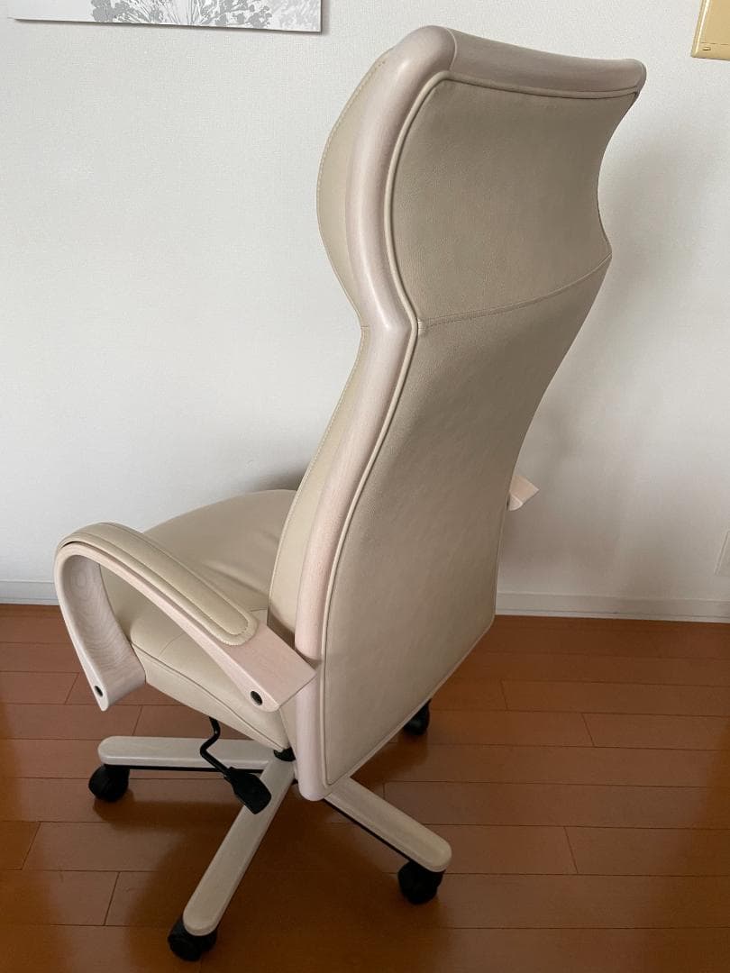 カリモク　デスクチェア　オフィスチェア　レザーチェア　定価21万円　本革　高級