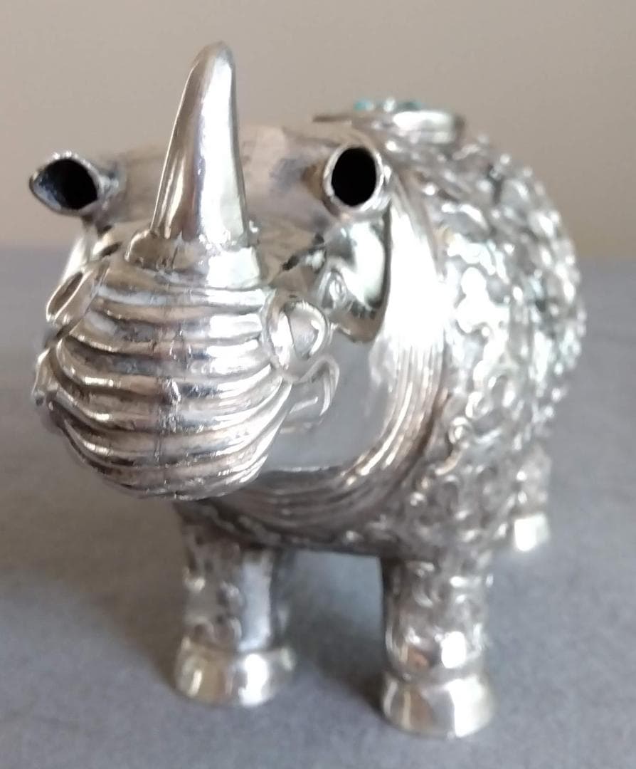 北京工芸品公司　銀製　錯金銀雲紋銅犀尊　酒器