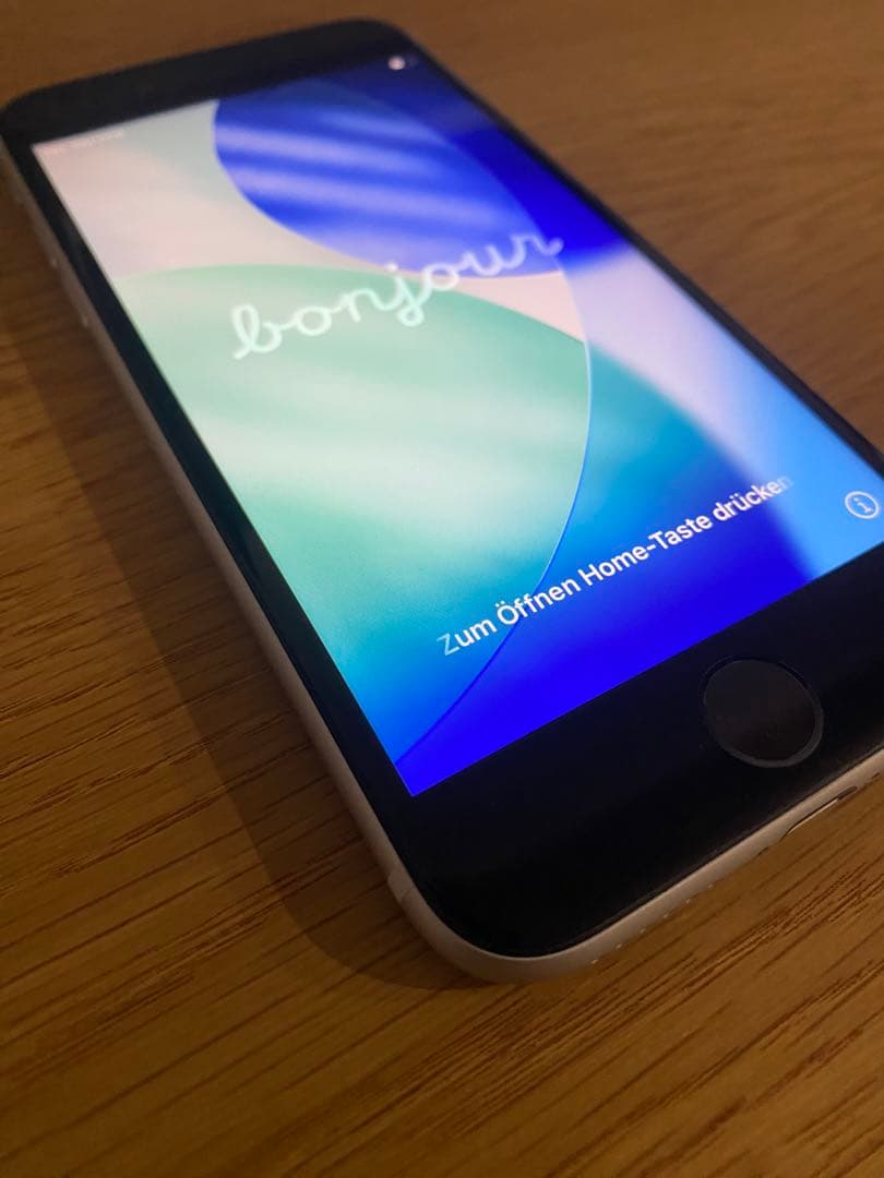 iPhone SE 第2世代 64GB ホワイト SIMフリー バッテリー90%