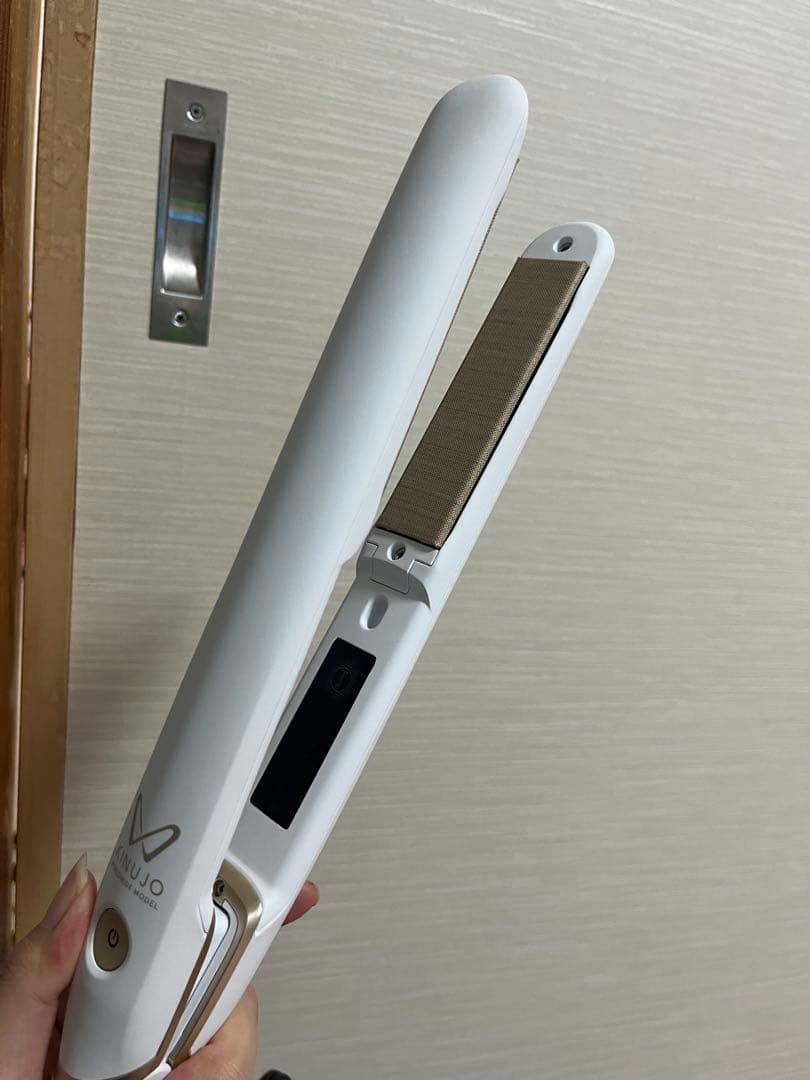 KINUJO W ストレートヘアアイロン ホワイト