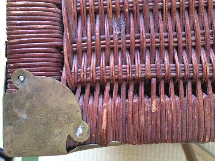 ヴィンテージ: 籐製収納スツール