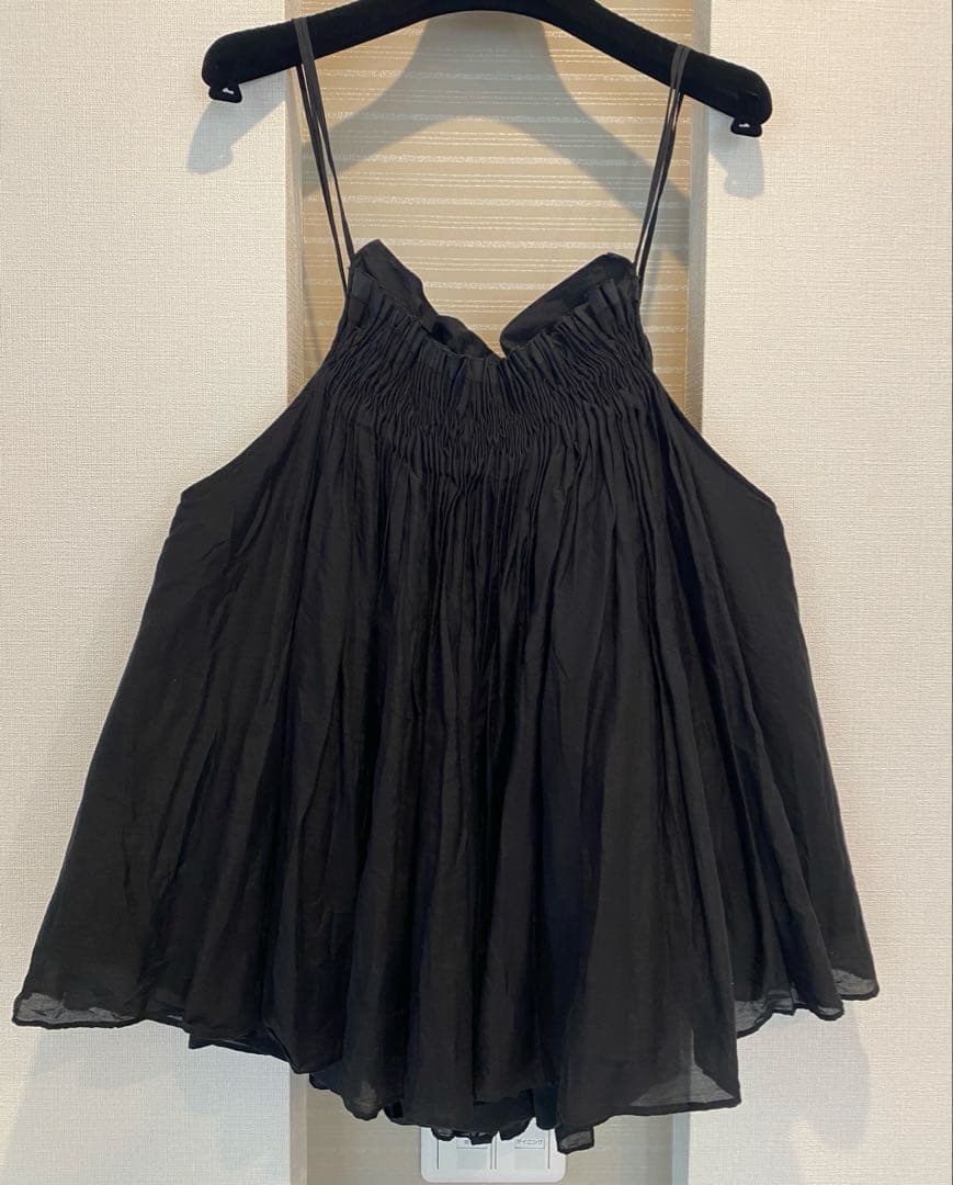 カレンソロジー　キャミソール　黒色