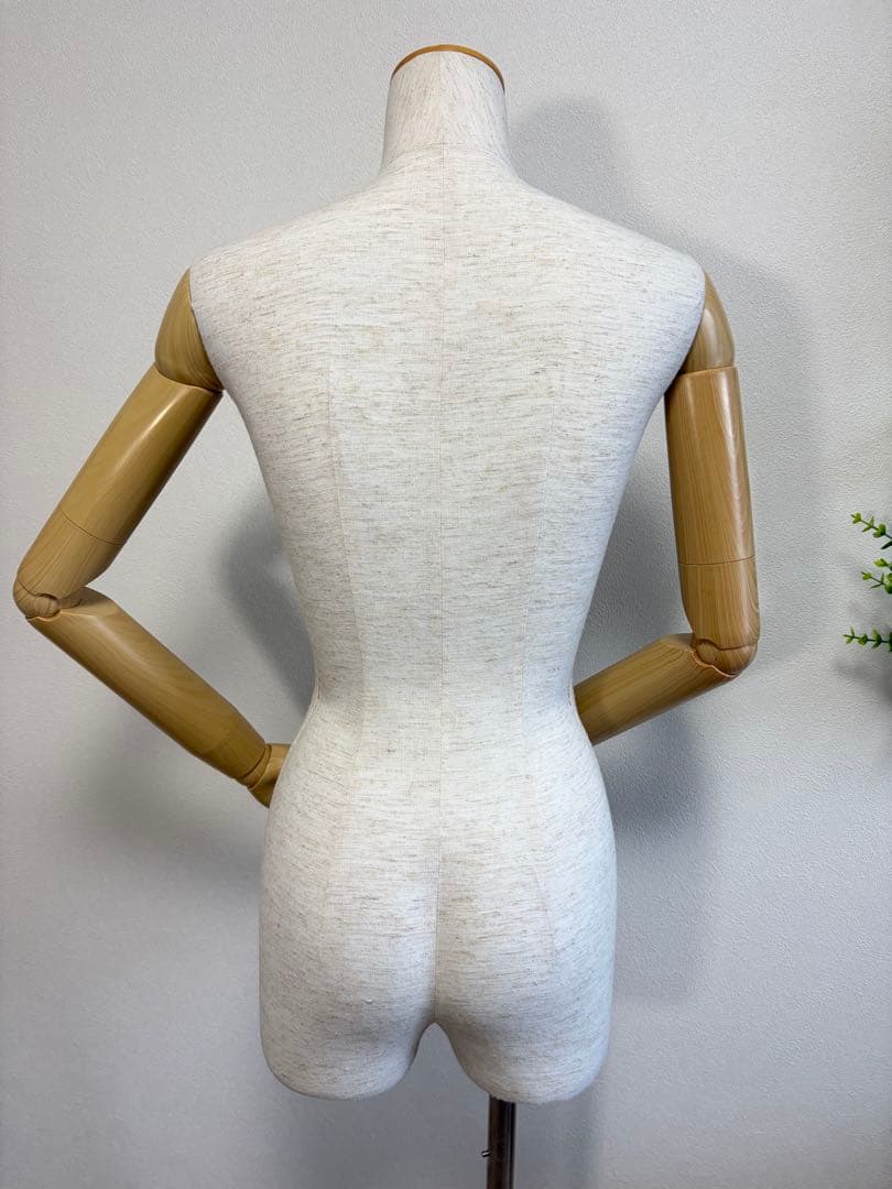 レディース 腕付き　トルソー　布張り　パンツ着用可　撮影　店舗什器　業務用