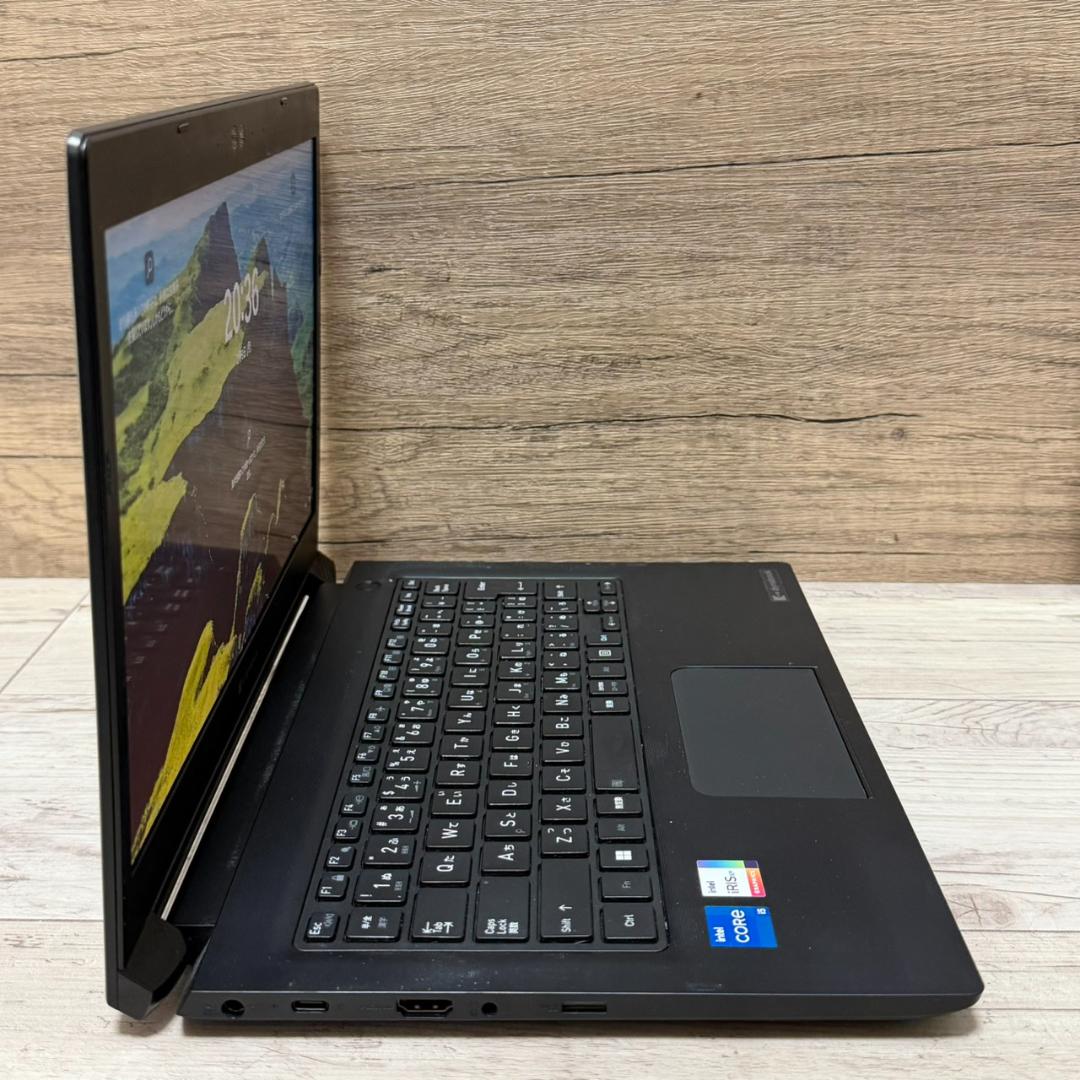 dynabook G83HS Core i5 256GB 人気