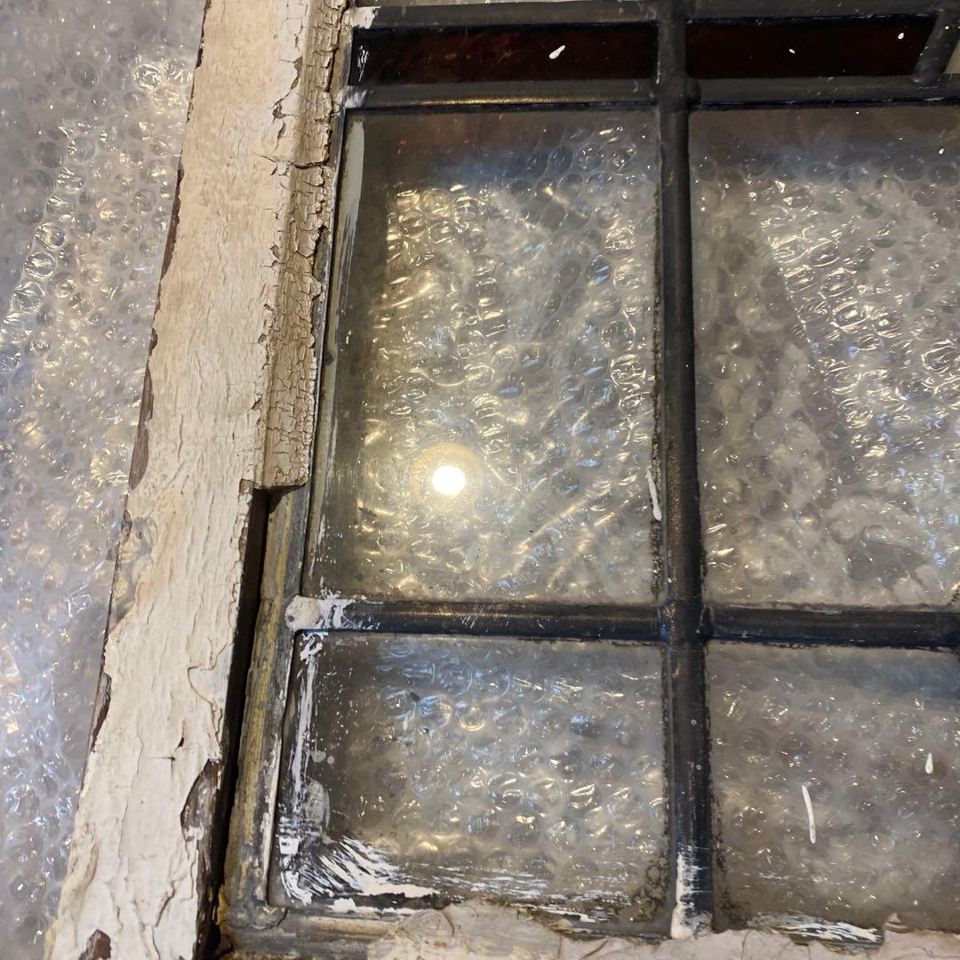 古いステンドグラス ハート型アクセント